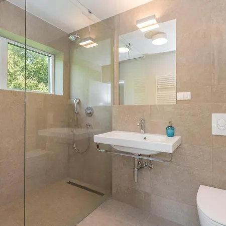 House 61 Sveta Marina