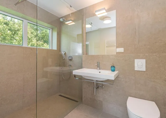 House 61 Sveta Marina